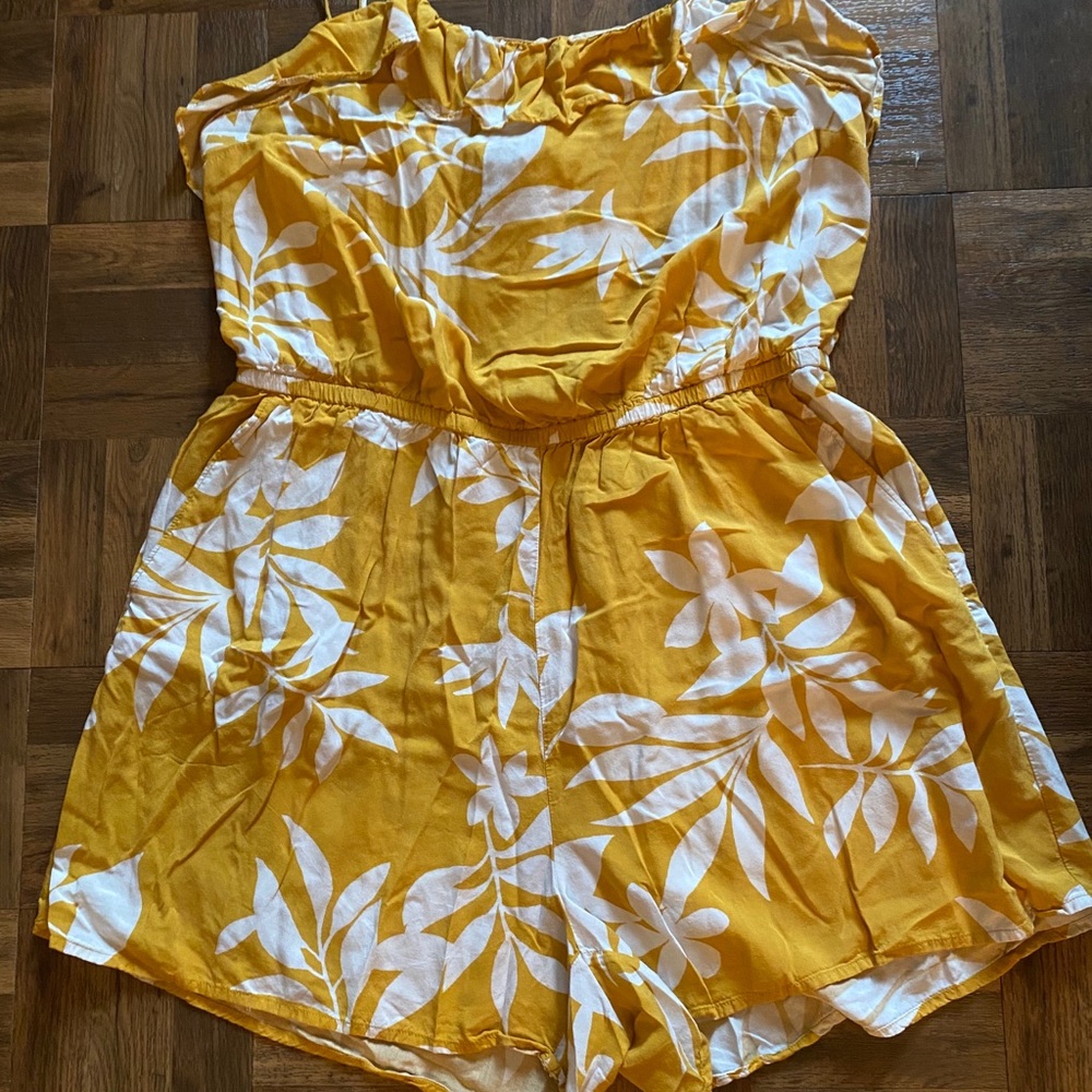 Super cute summer romper!